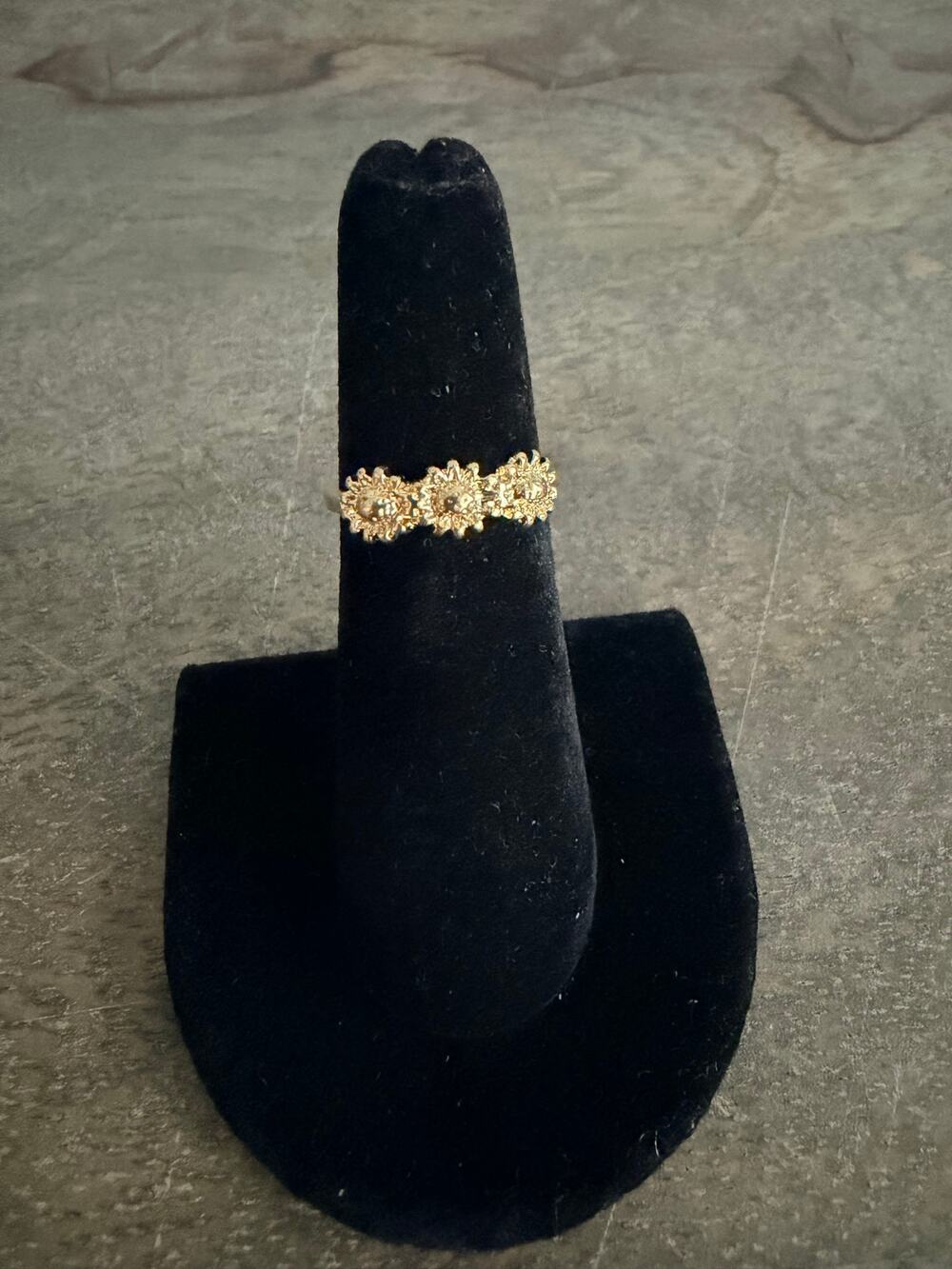 Gold Tone Triple Sunflower Floral Ring Size 5.25